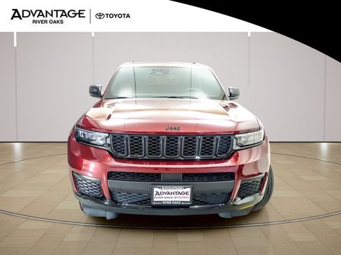 Used 2023 Jeep Grand Cherokee L Laredo AWD/4WD image 3