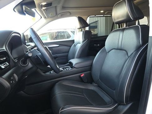 Used 2023 Honda Pilot Elite image 9