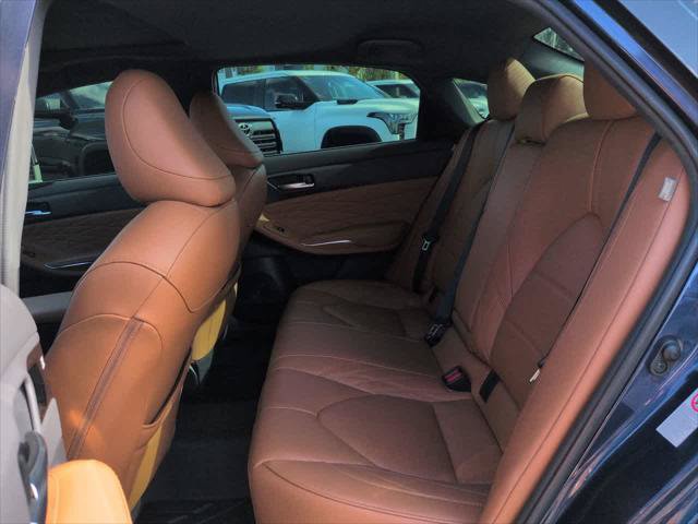 Certified 2019 Toyota Avalon Limited w/ Advanced Safety Package FWD image 13