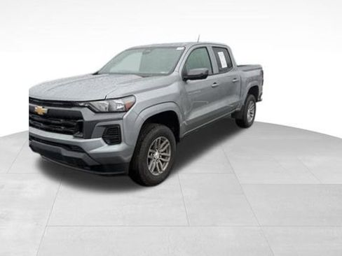 Used 2025 Chevrolet Colorado LT w/ Advanced Trailering Package image 3