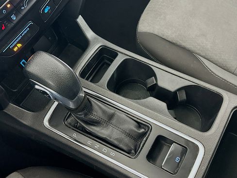 Used 2019 Ford Escape SE image 23