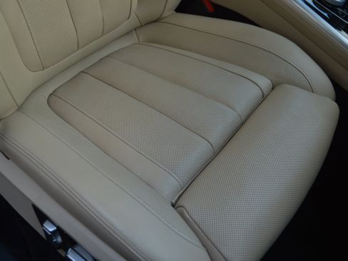 Used 2021 BMW X7 xDrive40i w/ Dynamic Handling Package AWD/4WD image 38