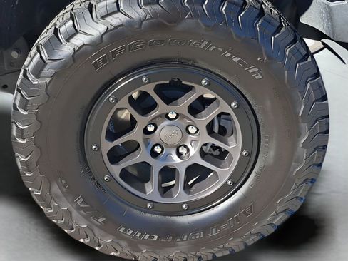 Used 2023 Jeep Wrangler Unlimited Sport image 5