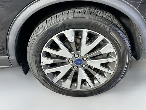 Used 2020 Ford Escape Titanium image 30