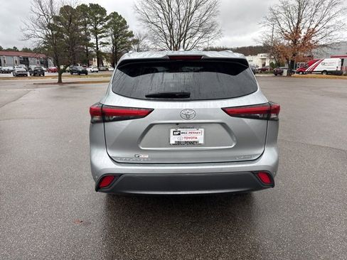Used 2021 Toyota Highlander Limited image 4