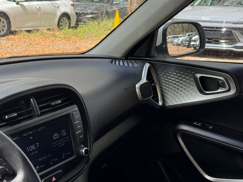 Used 2025 Kia Soul LX w/ LX Technology Package image 30