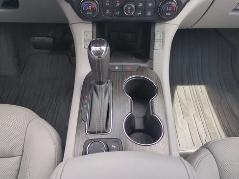 Used 2018 GMC Acadia SLT FWD image 20