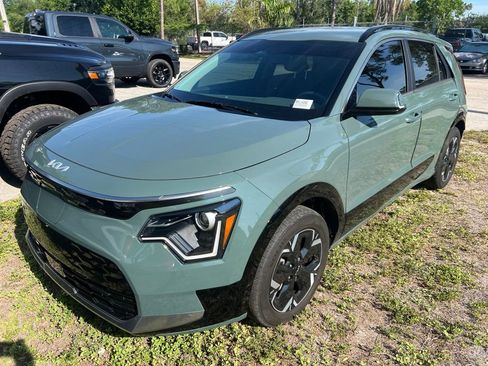 Certified 2024 Kia Niro Wind FWD image 1