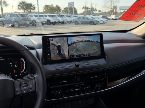 Certified 2025 Nissan Rogue SL w/ Tech Package image 22