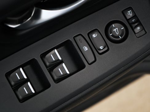 Used 2025 Honda Pilot Black Edition image 39