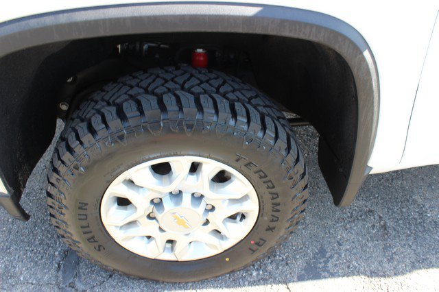 Used 2023 Chevrolet Silverado 2500 LT AWD/4WD image 5
