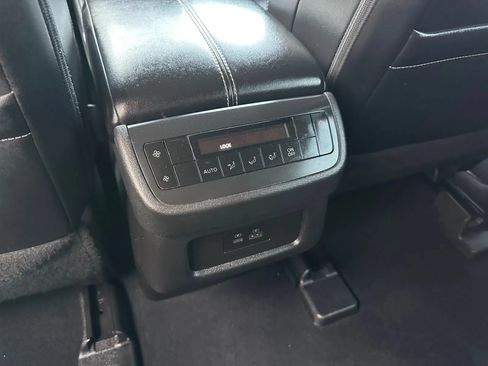 Used 2023 Nissan Pathfinder SL FWD image 21