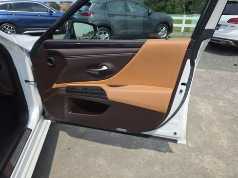 Used 2019 Lexus ES 350 w/ Premium Package FWD image 48