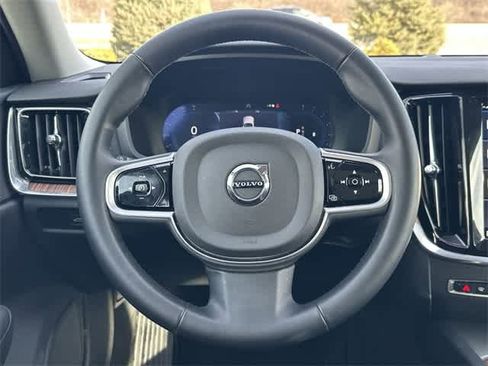 Used 2025 Volvo V60 B5 Cross Country Plus image 8