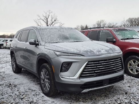 Used 2025 Buick Enclave Preferred image 2