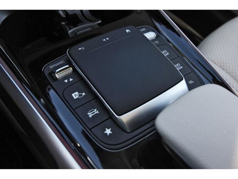 Used 2022 Mercedes-Benz GLB 250 w/ Premium Package Lite image 29