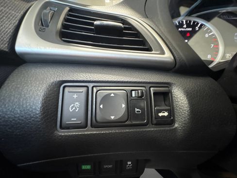 Used 2016 Nissan Sentra SR FWD image 22