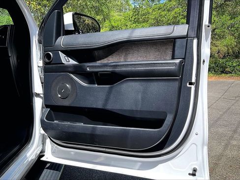 Used 2020 Ford Expedition Limited RWD image 28