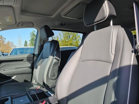 New 2026 Honda Odyssey Touring image 17