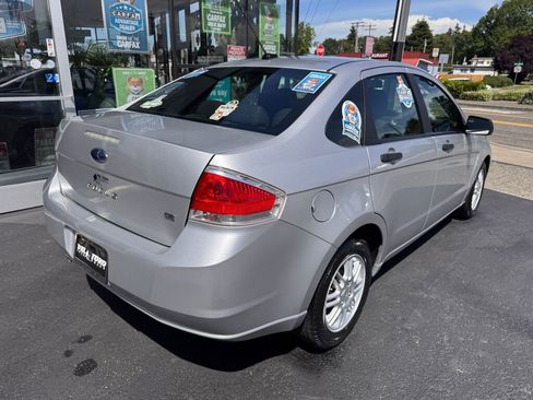 Used 2011 Ford Focus SE w/ 201A Rapid Spec Order Code FWD image 6
