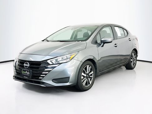 Used 2025 Nissan Versa SV FWD image 3