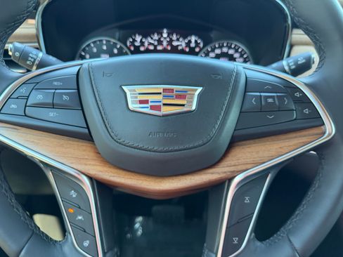 Used 2018 Cadillac XT5 Platinum w/ Driver Assist Package AWD/4WD image 30