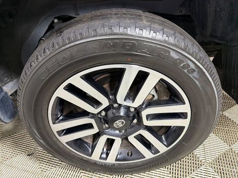 Used 2023 Toyota 4Runner Limited image 21