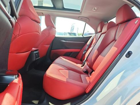 Used 2019 Toyota Camry XSE FWD image 6