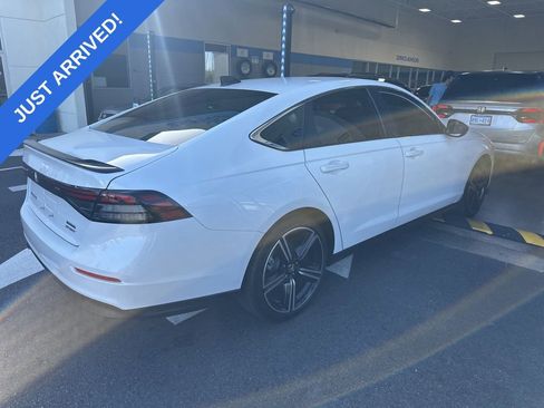 Used 2025 Honda Accord Sport image 3