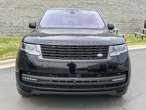 Used 2023 Land Rover Range Rover SE image 10