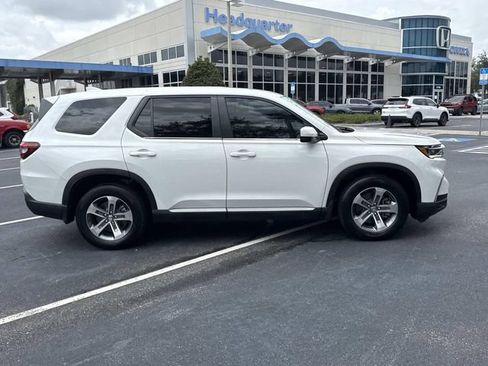 Certified 2025 Honda Pilot EX-L image 3