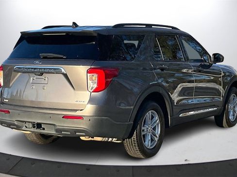 Used 2021 Ford Explorer XLT w/ Class III Trailer Tow Package image 9