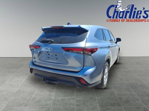 Certified 2023 Toyota Highlander LE FWD image 4