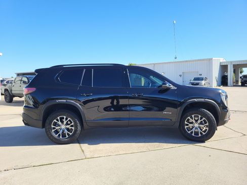 Certified 2025 GMC Acadia AT4 image 4