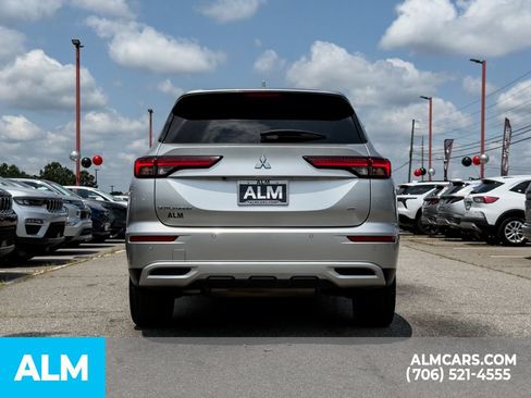 Used 2024 Mitsubishi Outlander SE FWD image 6