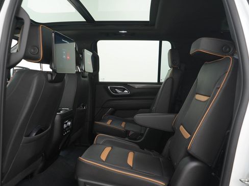 Used 2023 GMC Yukon XL AT4 w/ AT4 Premium Package AWD/4WD image 16