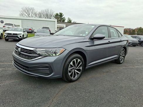 Certified 2024 Volkswagen Jetta S image 4