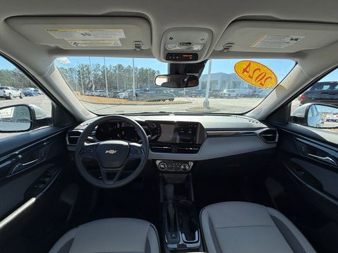 Used 2024 Chevrolet TrailBlazer LT image 12
