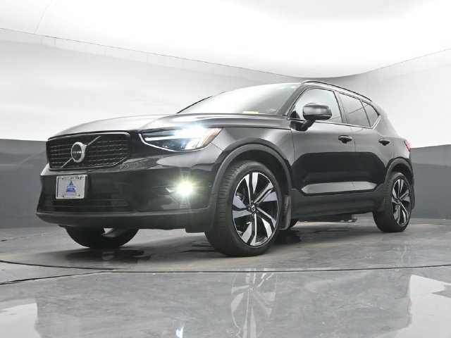 Used 2023 Volvo XC40 B5 Plus w/ Driver Assist Package AWD/4WD image 12