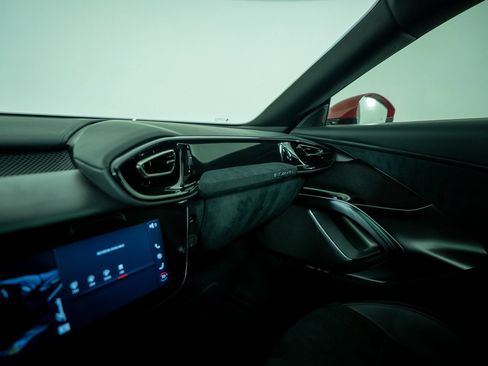 Certified 2025 Ferrari 12Cilindri RWD image 39
