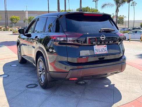 Certified 2025 Nissan Rogue S FWD image 6