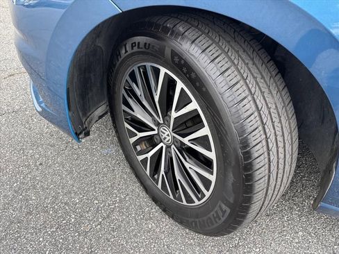 Used 2019 Volkswagen Jetta SEL w/ Cold Weather Package image 27