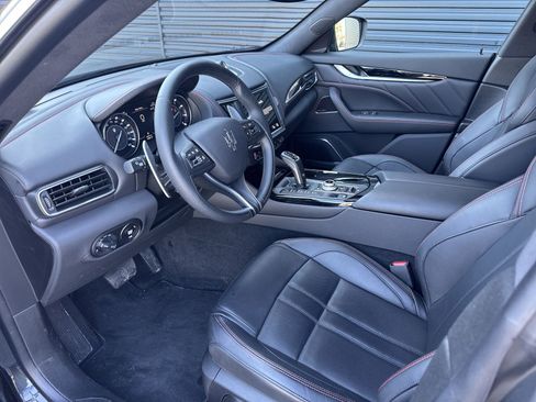 Used 2024 Maserati Levante GT Ultima image 11
