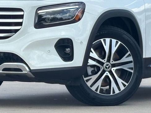 Used 2024 Mercedes-Benz GLB 250 image 2