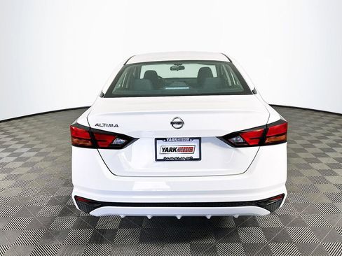 Certified 2022 Nissan Altima 2.5 S image 11