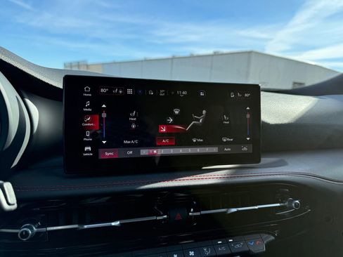 Used 2024 Dodge Hornet R/T image 32