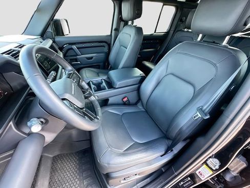 Used 2025 Land Rover Defender 110 S image 22