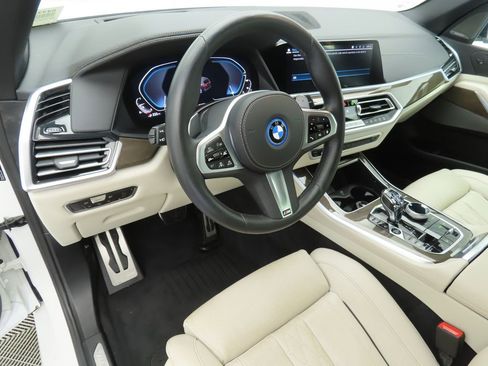 Certified 2023 BMW X5 xDrive45e w/ Executive Package image 9