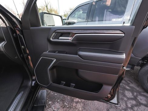 Used 2023 GMC Sierra 1500 Elevation w/ LPO, Elevation Black Package image 13