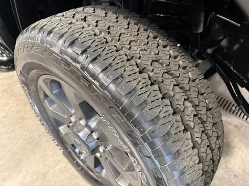 Used 2025 RAM 2500 Big Horn AWD/4WD image 5